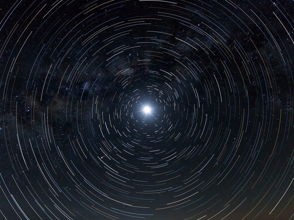 Nachthimmel mit Großem Wagen und Linie zum Polarstern, beschriftet